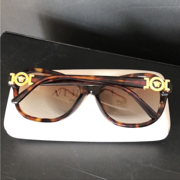 Versace sunglasses *authentic* - Picture 5 of 9